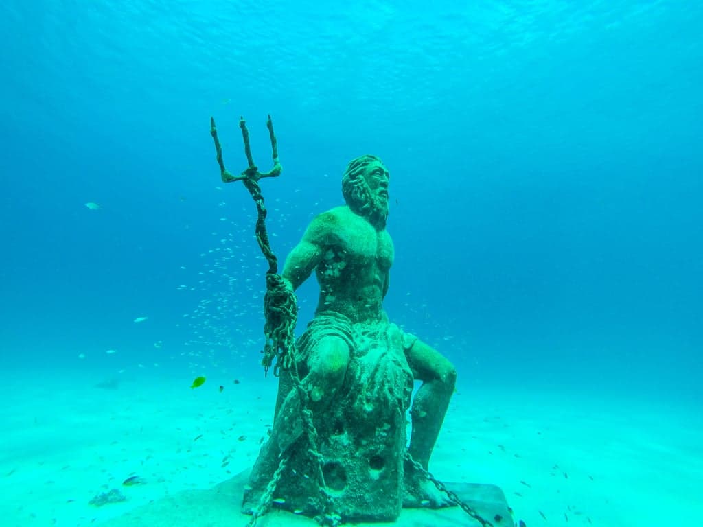 Scuba diving in Colombia